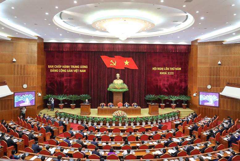 Thông cáo báo chí ngày làm việc thứ hai của Hội nghị Trung ương 5 - Ảnh 1.