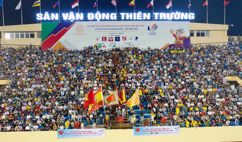 SEA Games 31: U23 Lào cảm ơn cổ động viên Nam Định 'tiếp lửa' - Ảnh 9.