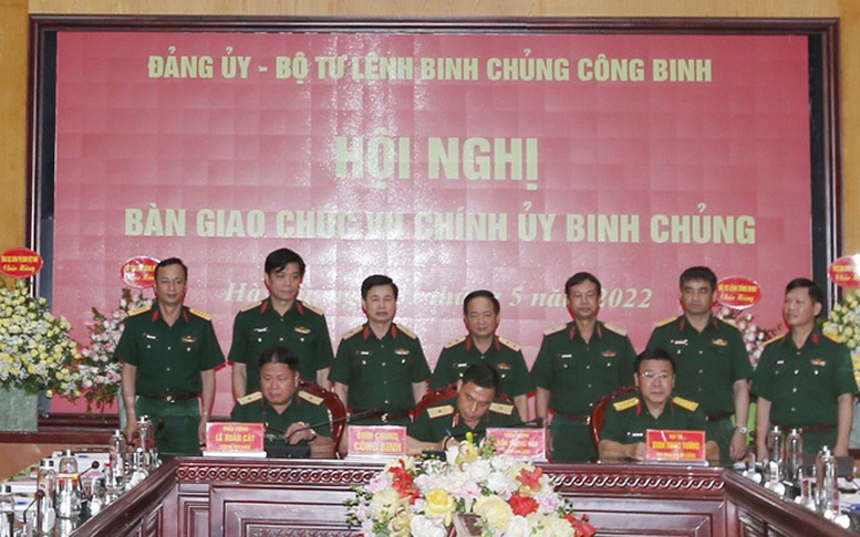 Binh chủng Công binh có tân Chính ủy