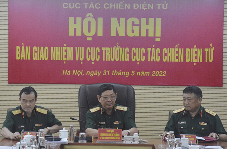 Bàn giao nhiệm vụ Cục trưởng Cục Tác chiến điện tử, Bộ tổng Tham mưu - Ảnh 1.