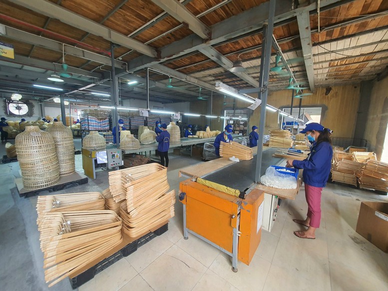 Thái Bình: Phát triển công nghiệp hỗ trợ để tăng tỉ lệ nội địa hóa nguồn hàng xuất khẩu - Ảnh 1.