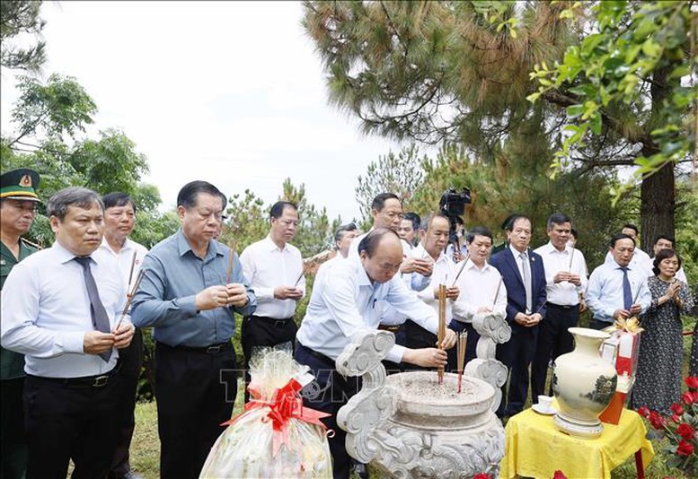 Chủ tịch nước: Quảng Bình phải khai thác được những lợi thế riêng có, đặc sắc nhất để phát triển - Ảnh 3.