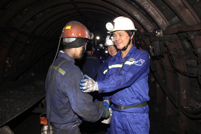 Chăm lo chu đáo để thu hút và giữ chân người lao động - Ảnh 1.