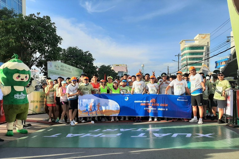 Hơn 4.000 vận động viên tham gia Giải Bến Tre Marathon 2022 - Ảnh 1.