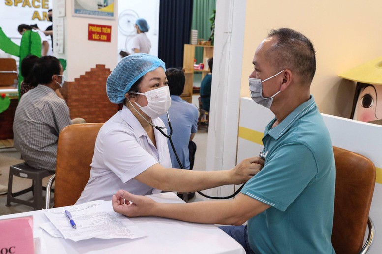 Kịch bản chống dịch khi biển thể phụ BA.5 xâm nhập nước ta - Ảnh 2.