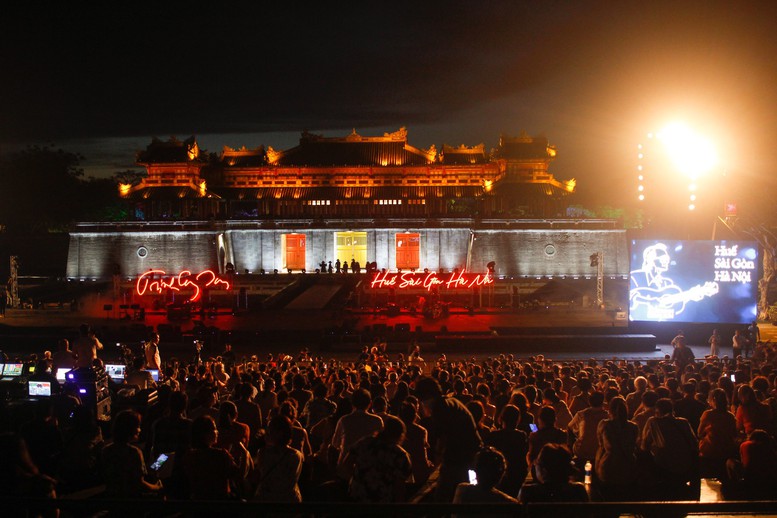 Festival Huế: Bùng cháy những bữa tiệc âm nhạc, nghệ thuật - Ảnh 1.