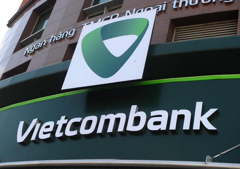 S&P nâng xếp hạng tín nhiệm của Vietcombank lên mức cao nhất trong các ngân hàng Việt Nam - Ảnh 1.