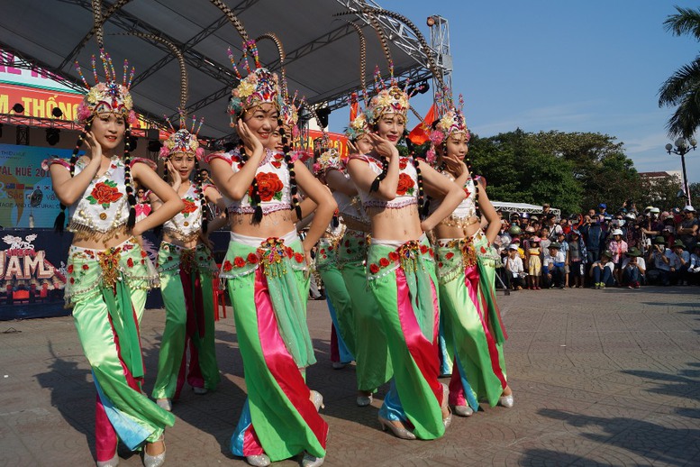 Festival Huế 2022: Đến Huế để trải nghiệm sắc màu văn hóa, nghệ thuật - Ảnh 3.