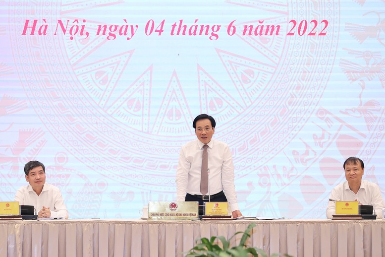 Người phát ngôn của Chính phủ: KTXH tiếp tục khởi sắc và phục hồi mạnh mẽ  - Ảnh 2.