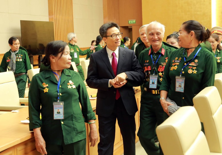 Phó Thủ tướng Vũ Đức Đam tiếp Ban Liên lạc Giao Vận Quảng Đà - Ảnh 1.