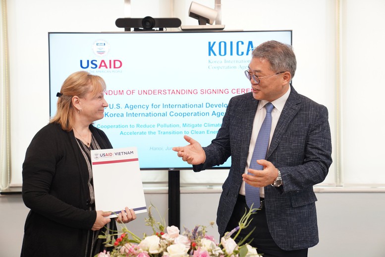 USAID và KOICA ký bản ghi nhớ đầu tiên tại Việt Nam về biến đổi khí hậu và bảo vệ môi trường - Ảnh 1.