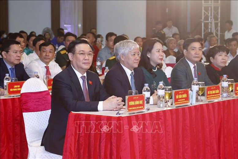 Chủ tịch Quốc hội dự Lễ trao bằng Tổ quốc ghi công năm 2022 tại Nghệ An - Ảnh 2.