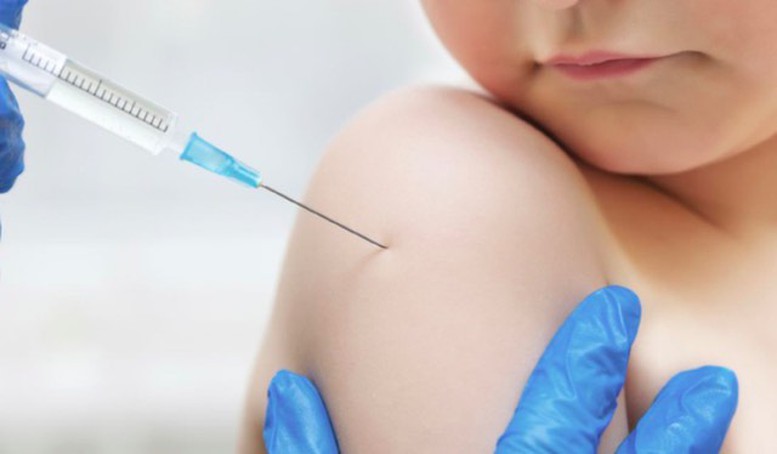 WHO và UNICEF gióng hồi chuông tỷ lệ trẻ bị bỏ lỡ nhiều mũi vaccine quan trọng do COVID-19 - Ảnh 1.