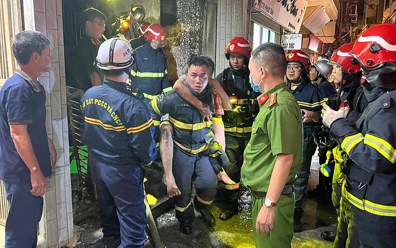 Khen các đơn vị, cá nhân giải cứu nạn nhân trong vụ cháy tại thành phố Hà Nội