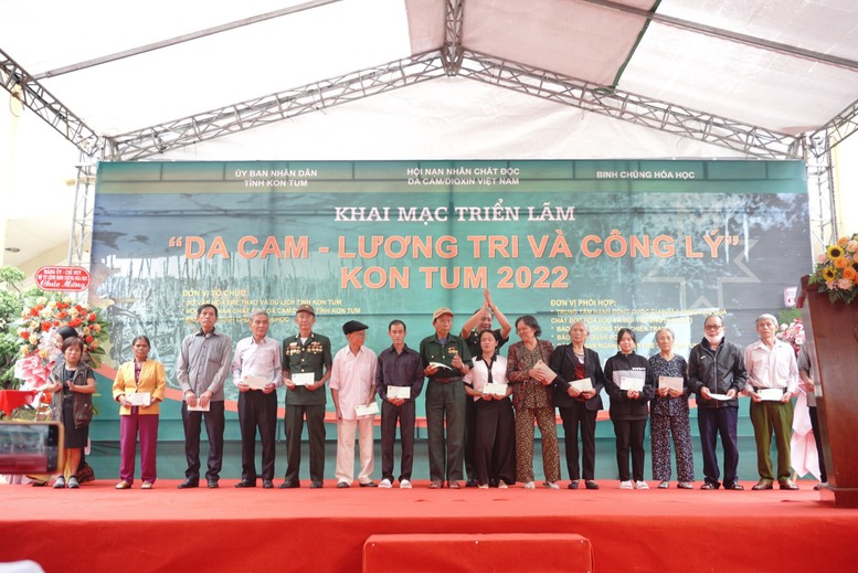 Triển lãm &quot;Da cam – Lương tri và công lý&quot; Kon Tum 2022 - Ảnh 3.