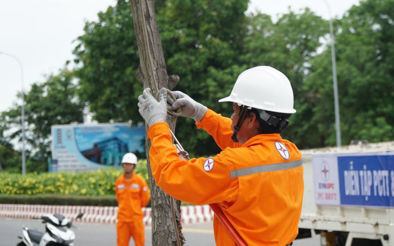 EVNSPC chủ động cấp điện an toàn mùa mưa bão