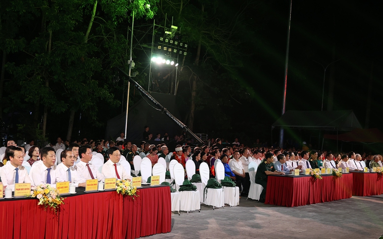 TRỰC TIẾP: 'Khúc tráng ca hòa bình' tái hiện và khắc ghi những trang sử hào hùng - Ảnh 8.