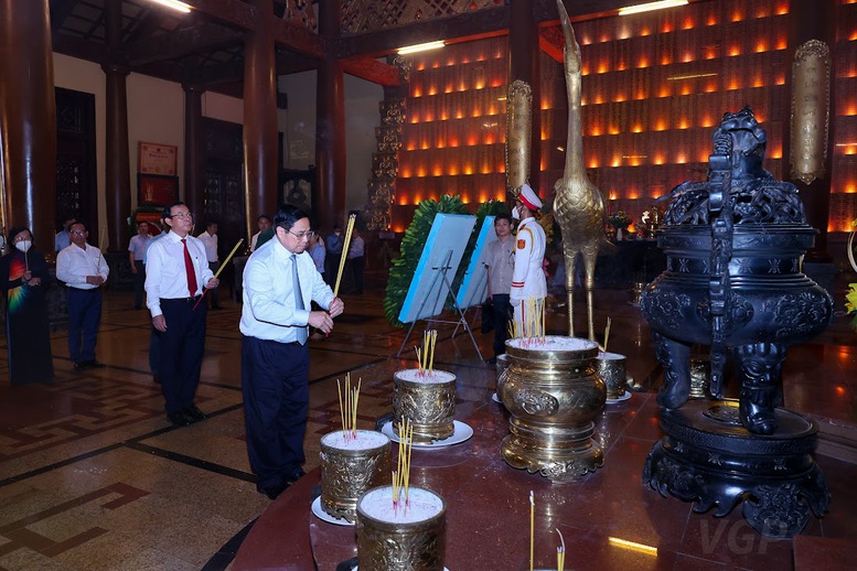 TRỰC TIẾP: 'Khúc tráng ca hòa bình' tái hiện và khắc ghi những trang sử hào hùng - Ảnh 3.