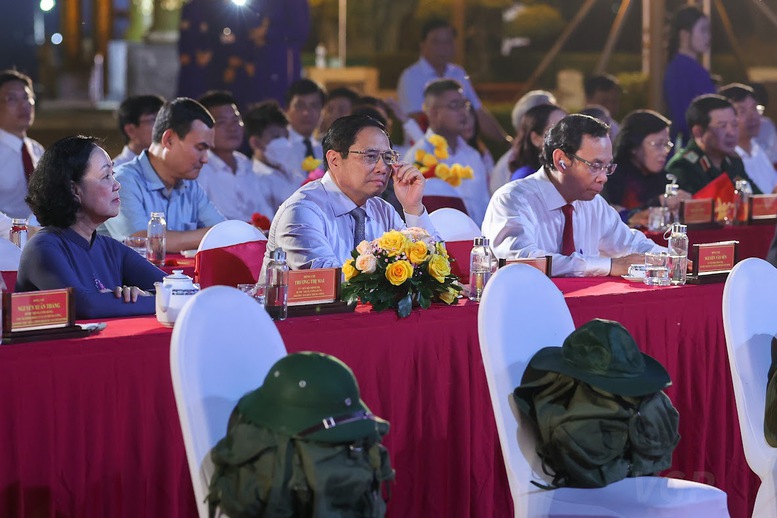 TRỰC TIẾP: 'Khúc tráng ca hòa bình' tái hiện và khắc ghi những trang sử hào hùng - Ảnh 5.