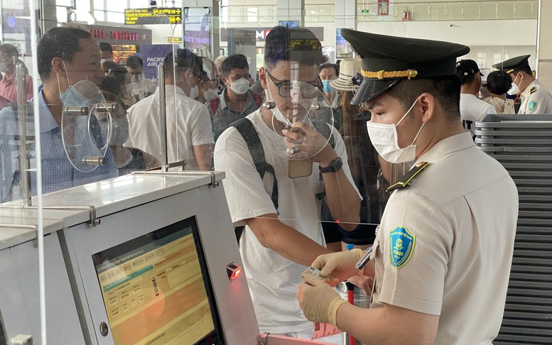 Hàng không cảnh báo nhiều hành vi gây mất an toàn chuyến bay