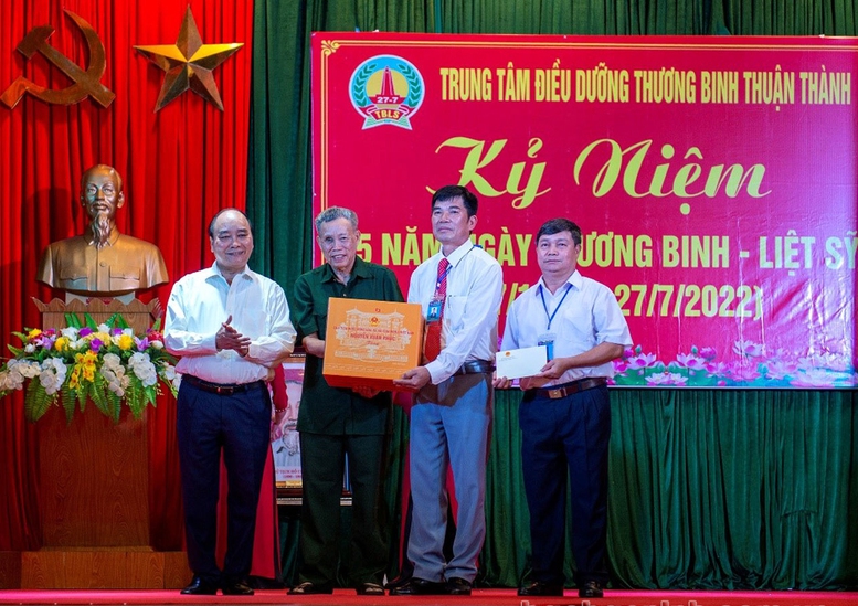 Chủ tịch nước thăm, tặng quà các thương binh tại Bắc Ninh - Ảnh 2.