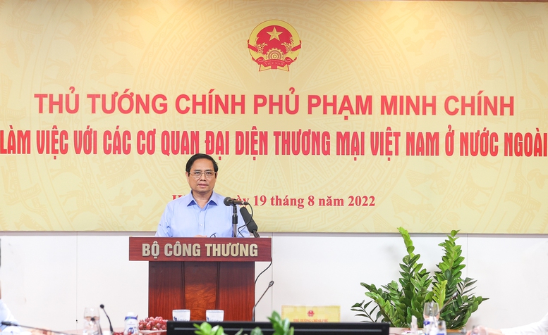 Thủ tướng: Các thương vụ cần phát huy vai trò &quot;tiền tuyến&quot;, thúc đẩy đa dạng hóa thị trường và chuỗi cung ứng - Ảnh 1.