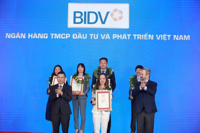 BIDV - Top 10 Ngân hàng Thương mại Việt Nam uy tín nhất 2022 (6/8) - Ảnh 1.