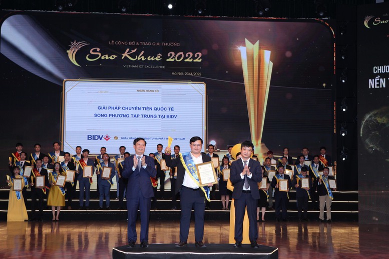 06 sản phẩm công nghệ thông tin của BIDV đạt giải Sao Khuê 2022 (23/4) - Ảnh 3.