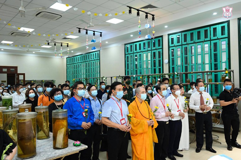 Tri ân những “người thầy” thầm lặng hiến thân thể cho y học - Ảnh 2. Tri ân những “người thầy” thầm lặng hiến thân thể cho y học - Ảnh 2.