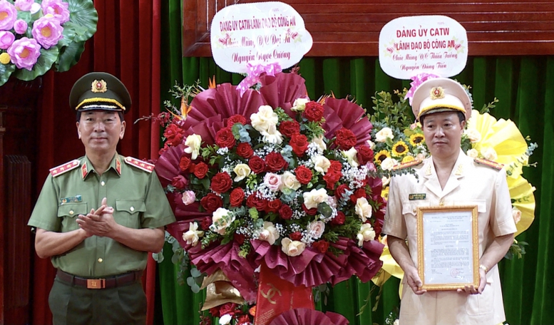 Bổ nhiệm Hiệu trưởng Trường Đại học Kỹ thuật - Hậu cần Công an nhân dân - Ảnh 1.