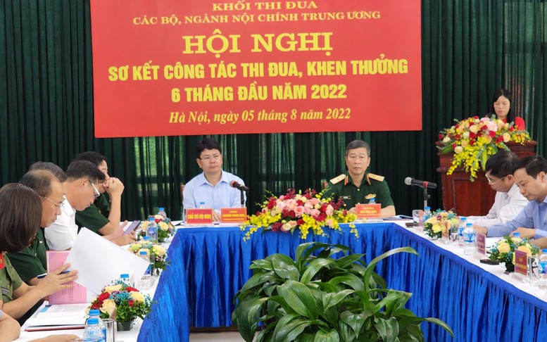 Chú trọng phát hiện, nhân rộng điển hình người tốt, việc tốt trong phong trào thi đua, khen thưởng