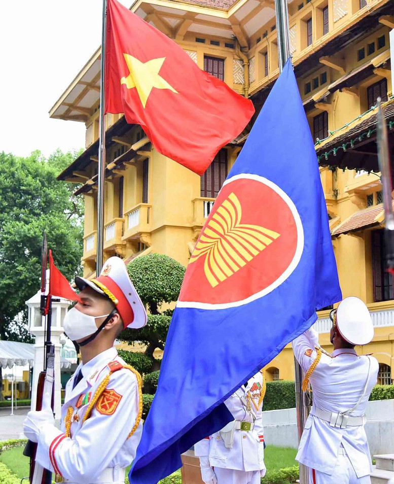 Lễ thượng cờ kỷ niệm 55 năm thành lập ASEAN - Ảnh 5.