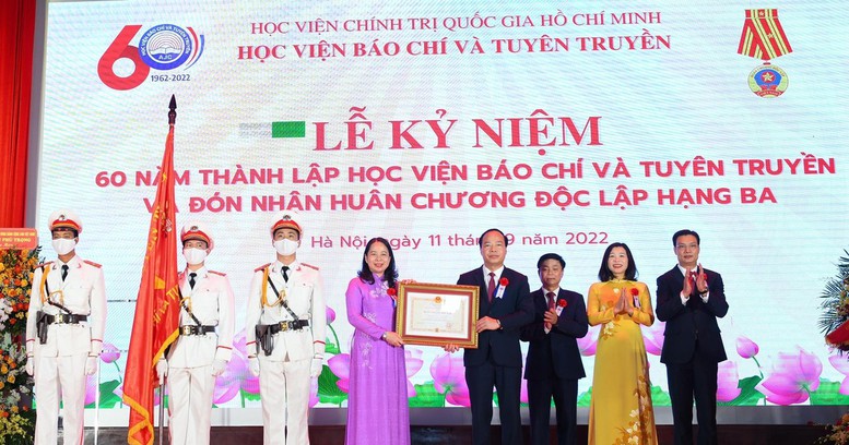 Học viện Báo chí và Tuyên truyền kỷ niệm 60 năm thành lập - Ảnh 1.