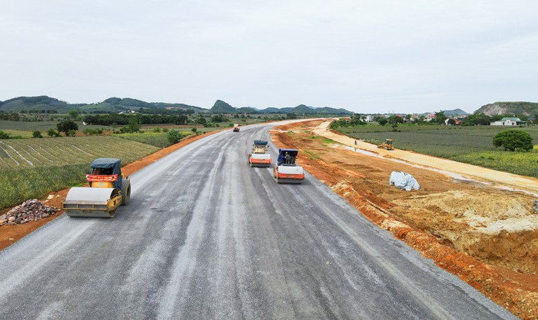 Cao tốc Mỹ Thuận-Cần Thơ chậm tiến độ - Ảnh 1.