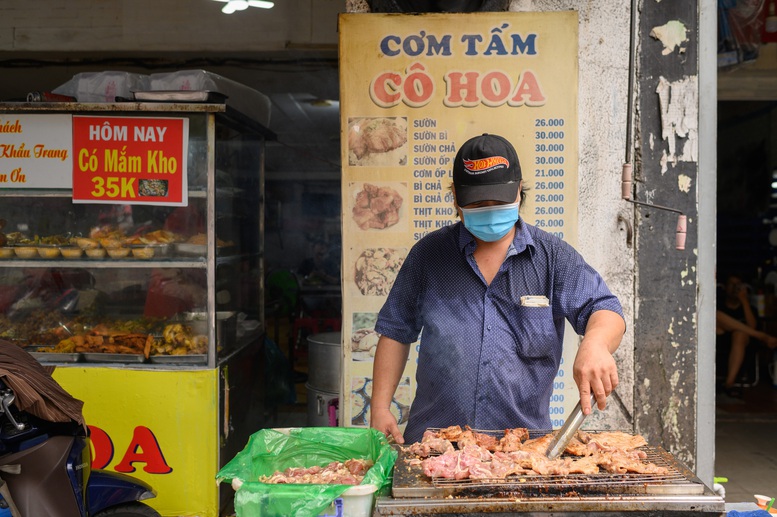 Mỗi ngày bán gần 1.000 suất cơm “chuẩn mẹ nấu” nhờ ứng dụng giao đồ ăn - Ảnh 1.