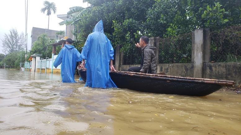 Đà Nẵng họp khẩn triển khai phương án ứng phó với bão NORU - Ảnh 2.