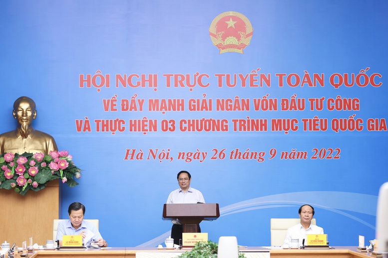 Thủ tướng chủ trì Hội nghị về giải ngân vốn đầu tư công và thực hiện 3 chương trình mục tiêu quốc gia - Ảnh 1.