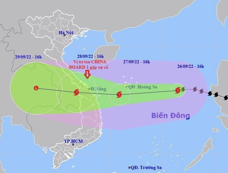 TUYỆT VỜI: Vượt sóng gió cứu sống 14 thuyền viên gặp nạn 'trước mũi' bão NORU - Ảnh 1.