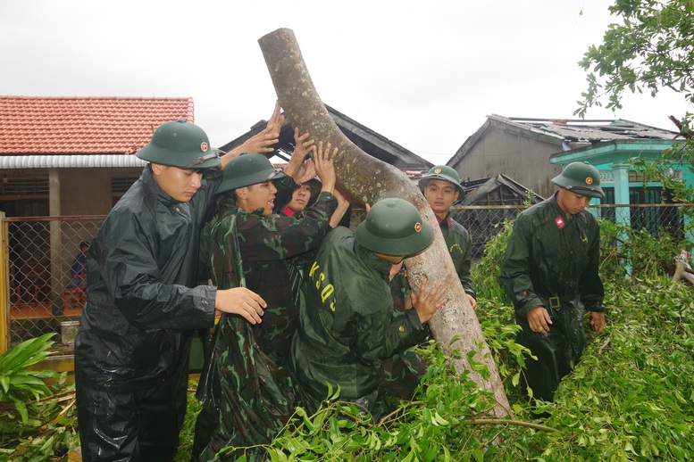 Thừa Thiên Huế: Khắc phục nhanh hậu quả bão, khôi phục đời sống dân sinh - Ảnh 7.