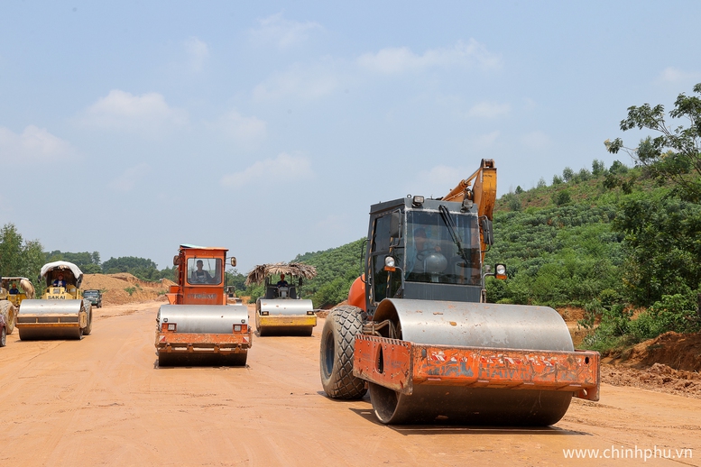 Thủ tướng kiểm tra, đôn đốc dự án cao tốc chiến lược của Tuyên Quang – Phú Thọ - Ảnh 3.