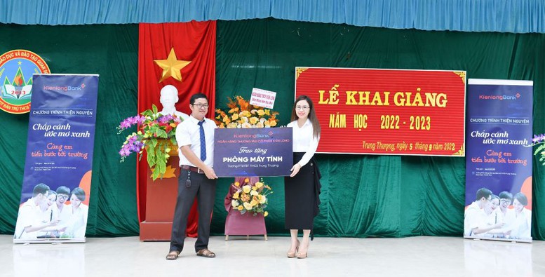 KienlongBank đồng hành thiết thực cùng công tác số hoá nông thôn và vùng sâu, vùng xa  - Ảnh 1.