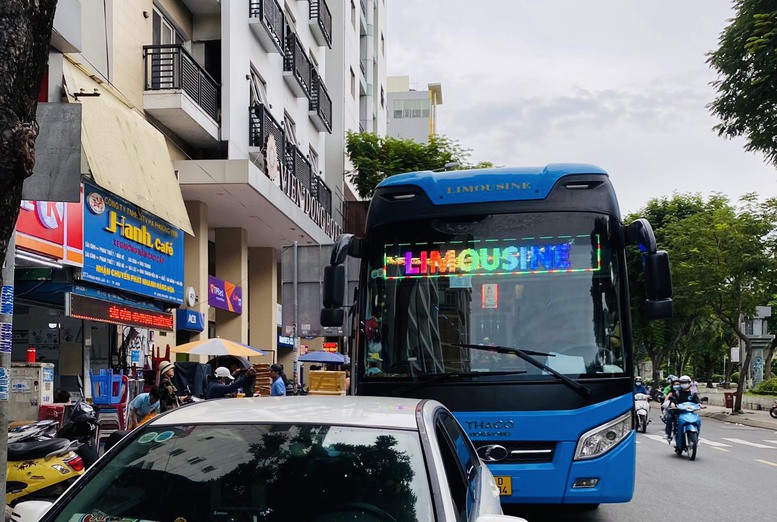 Cần mạnh tay với 'xe dù, bến cóc' - Ảnh 3.