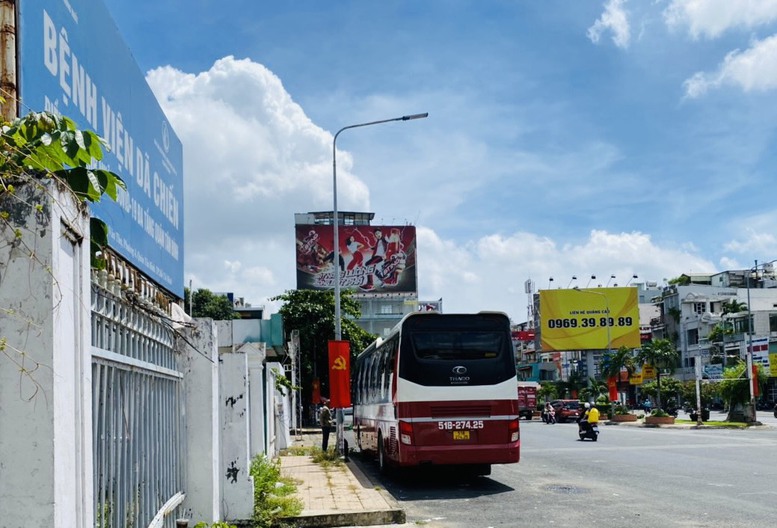 Cần mạnh tay với 'xe dù, bến cóc' - Ảnh 4.