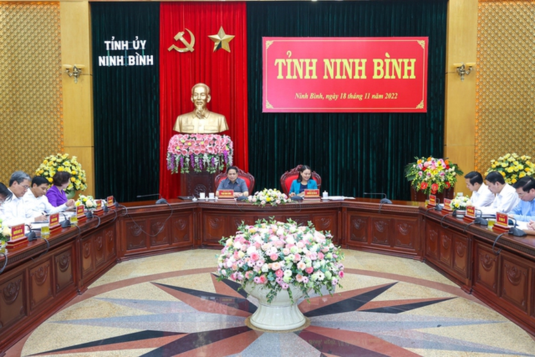 Tỉnh Ninh Bình tiếp tục đổi mới mạnh mẽ mô hình tăng trưởng, cơ cấu lại nền kinh tế - Ảnh 1.