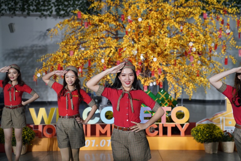 Các chuyến bay Vietjet cùng du khách tưng bừng đón chào năm mới 2023 - Ảnh 1.