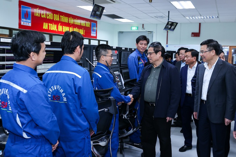 Thủ tướng: Khẩn trương mở rộng, nâng cấp Nhà máy Lọc dầu Dung Quất - Ảnh 1.