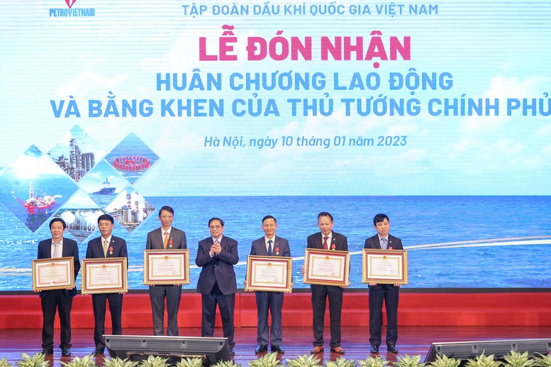 Petrovietnam: Củng cố, tăng cường niềm tin của Đảng, Nhà nước và Nhân dân bằng nhiều kỷ lục trong khó khăn, thách thức - Ảnh 8.