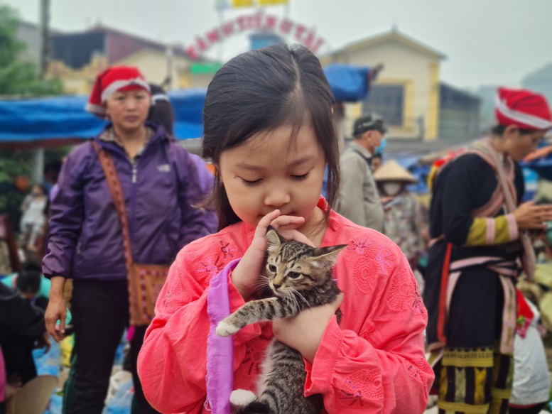 Sắc màu chợ phiên vùng cao ngày giáp Tết - Ảnh 19.