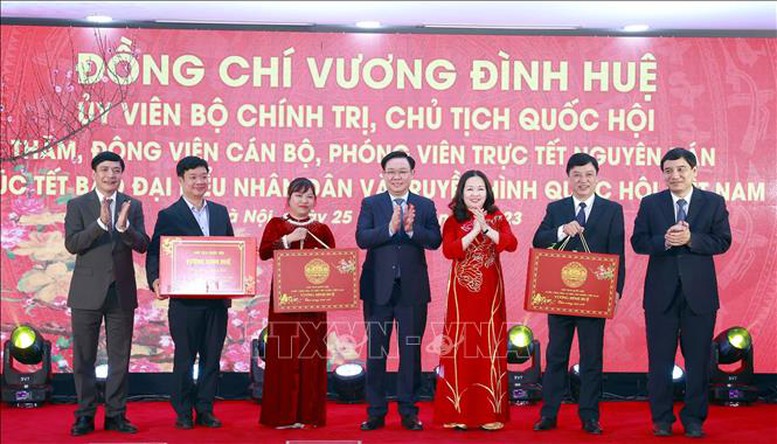 Chủ tịch Quốc hội thăm, chúc Tết Báo Đại biểu nhân dân, Truyền hình Quốc hội Việt Nam - Ảnh 1.
