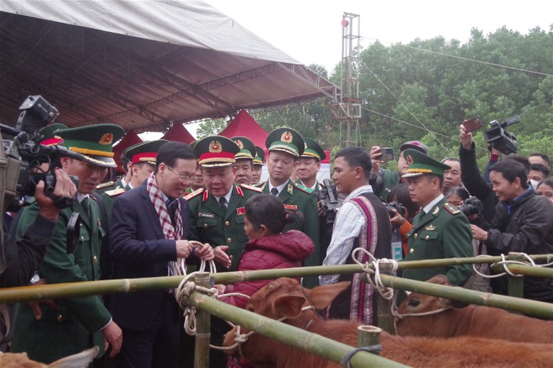 Thường trực Ban Bí thư Võ Văn Thưởng dự Chương trình “Xuân Biên phòng ấm lòng dân bản” - Ảnh 1.